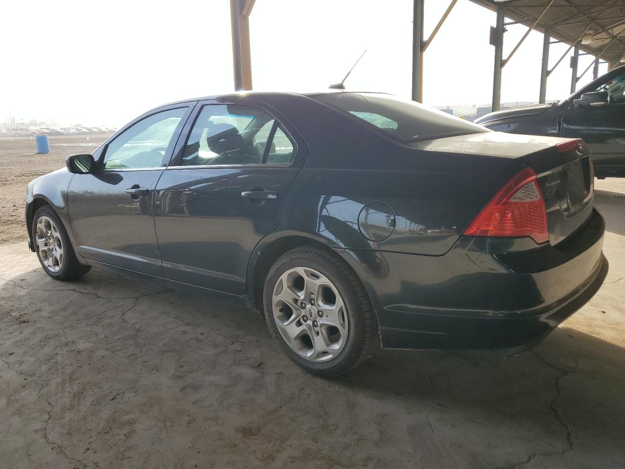 2010 Ford Fusion - Image 2