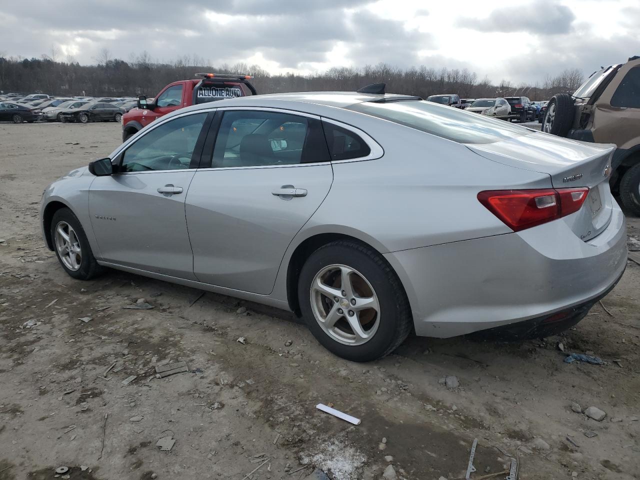 2018 Chevrolet Malibu - Image 2