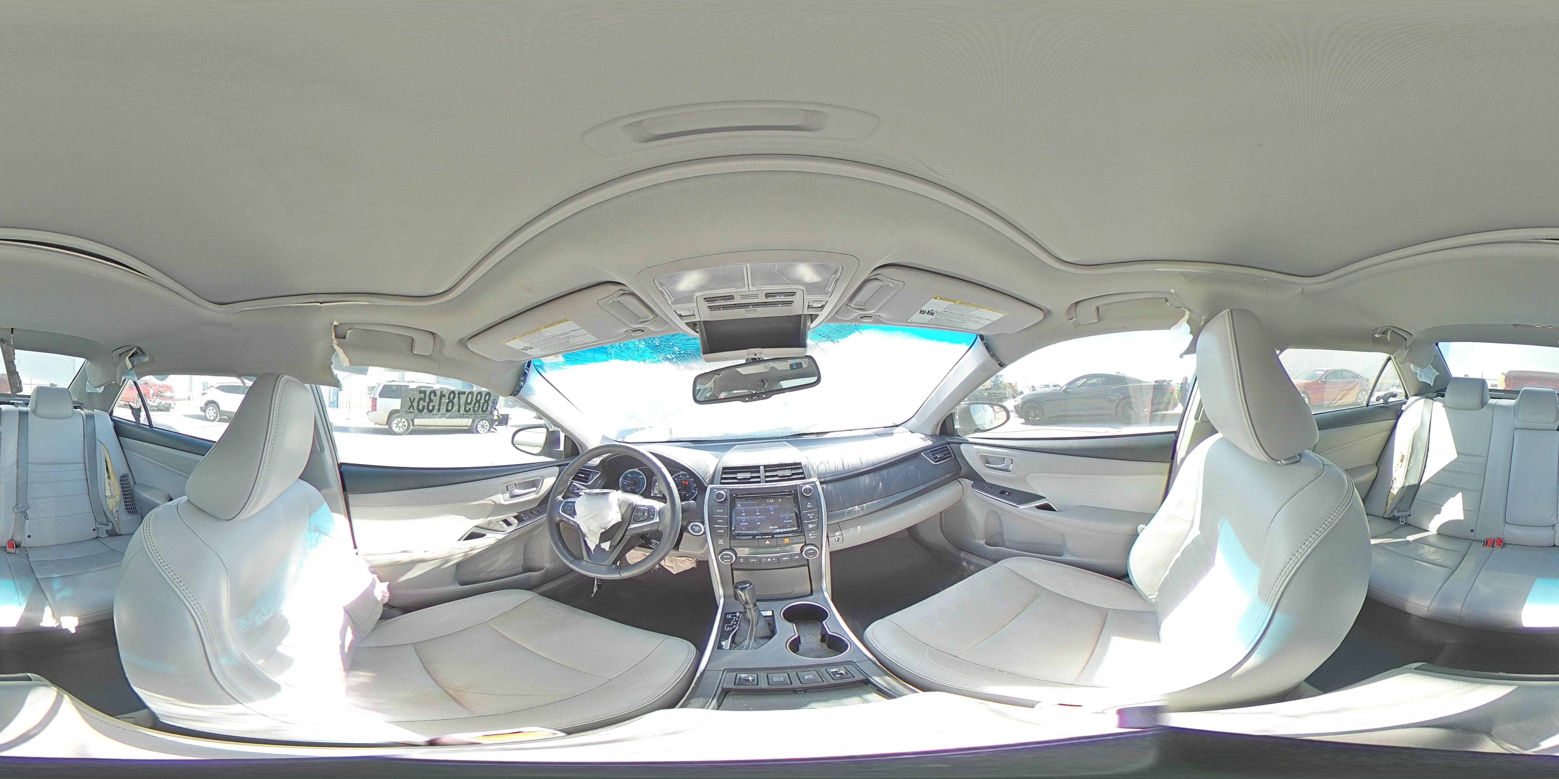 2016 Toyota Camry - Image 15