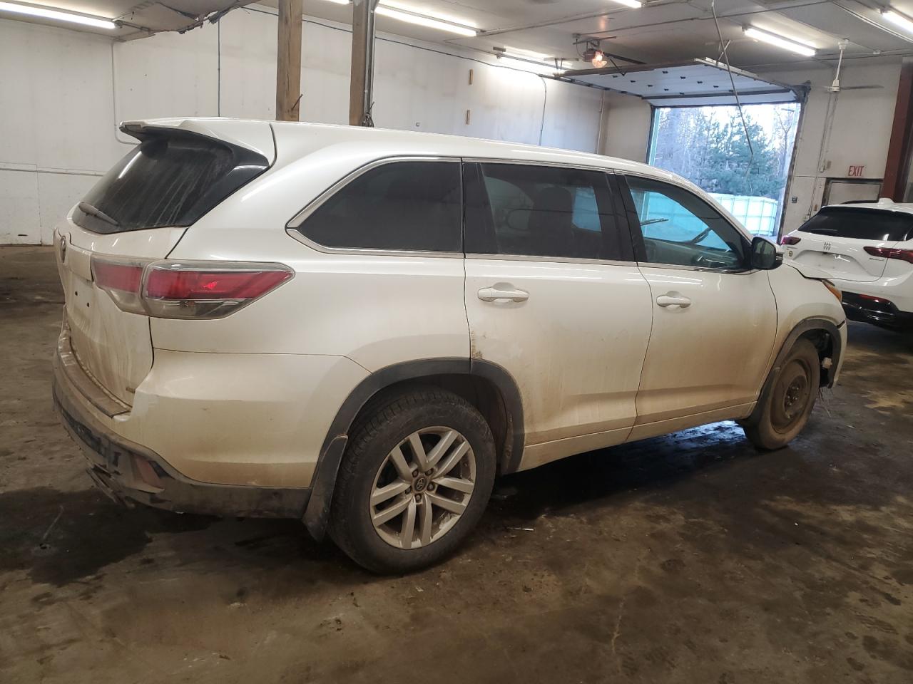 2016 Toyota Highlander - Image 3