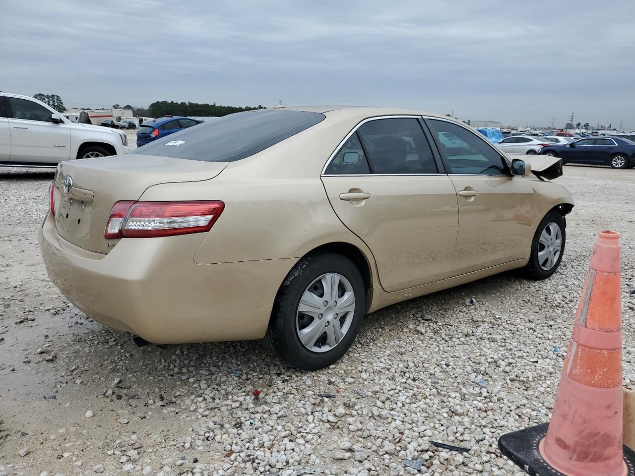 2011 Toyota Camry - Image 3