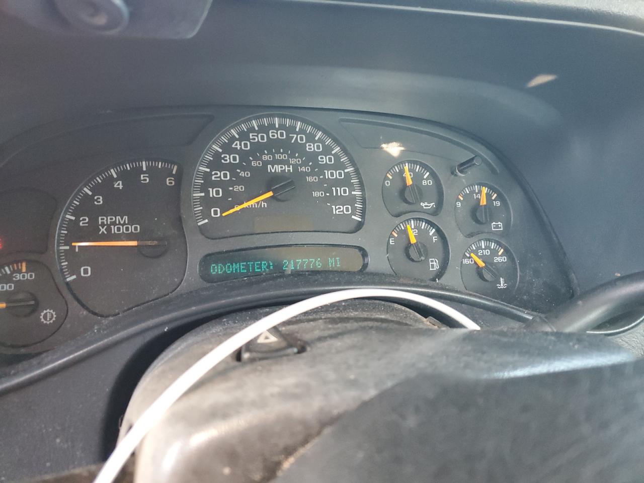 2004 Chevrolet Silverado - Image 9
