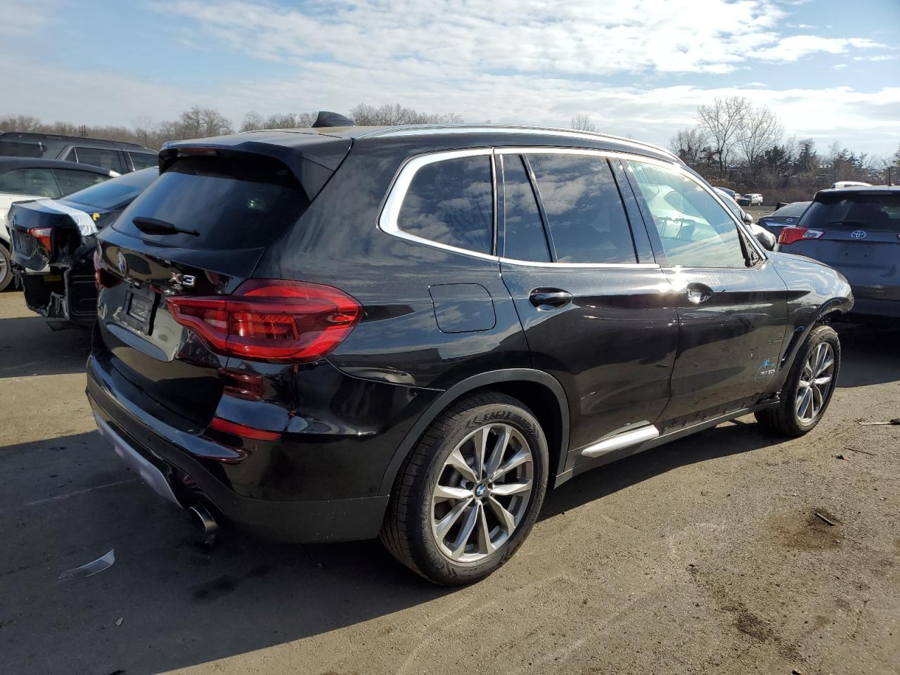 VIN 5UXTR9C57JLC79348 2018 BMW X3 no.3