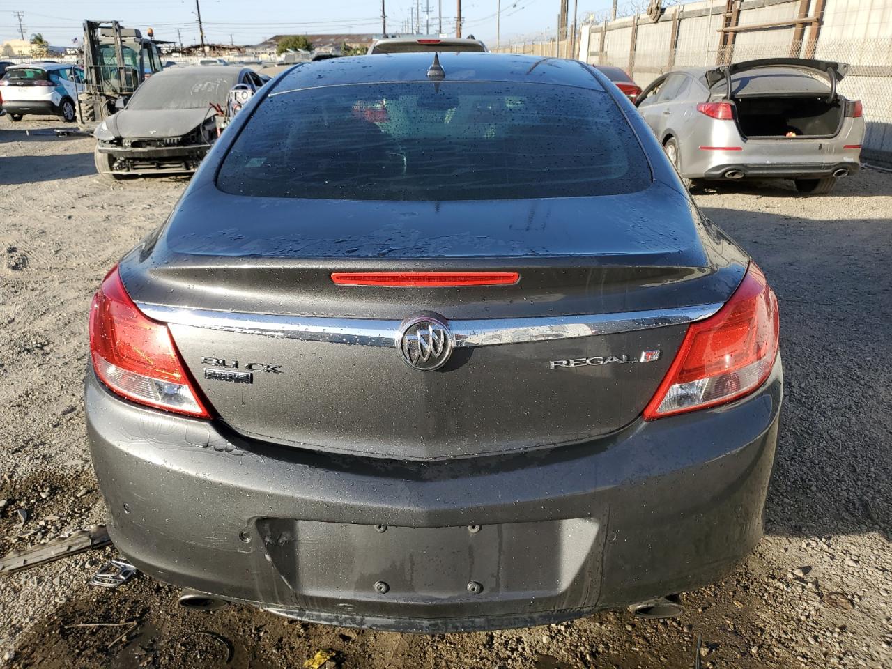 2011 Buick Regal - Image 6