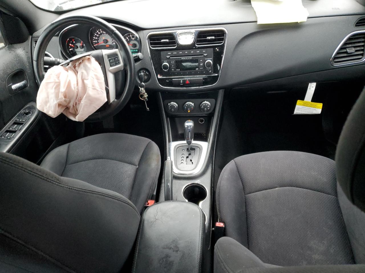 2013 Chrysler 200 - Image 8