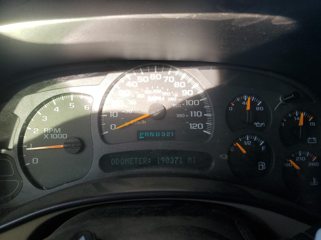 2004 GMC Sierra - Image 9