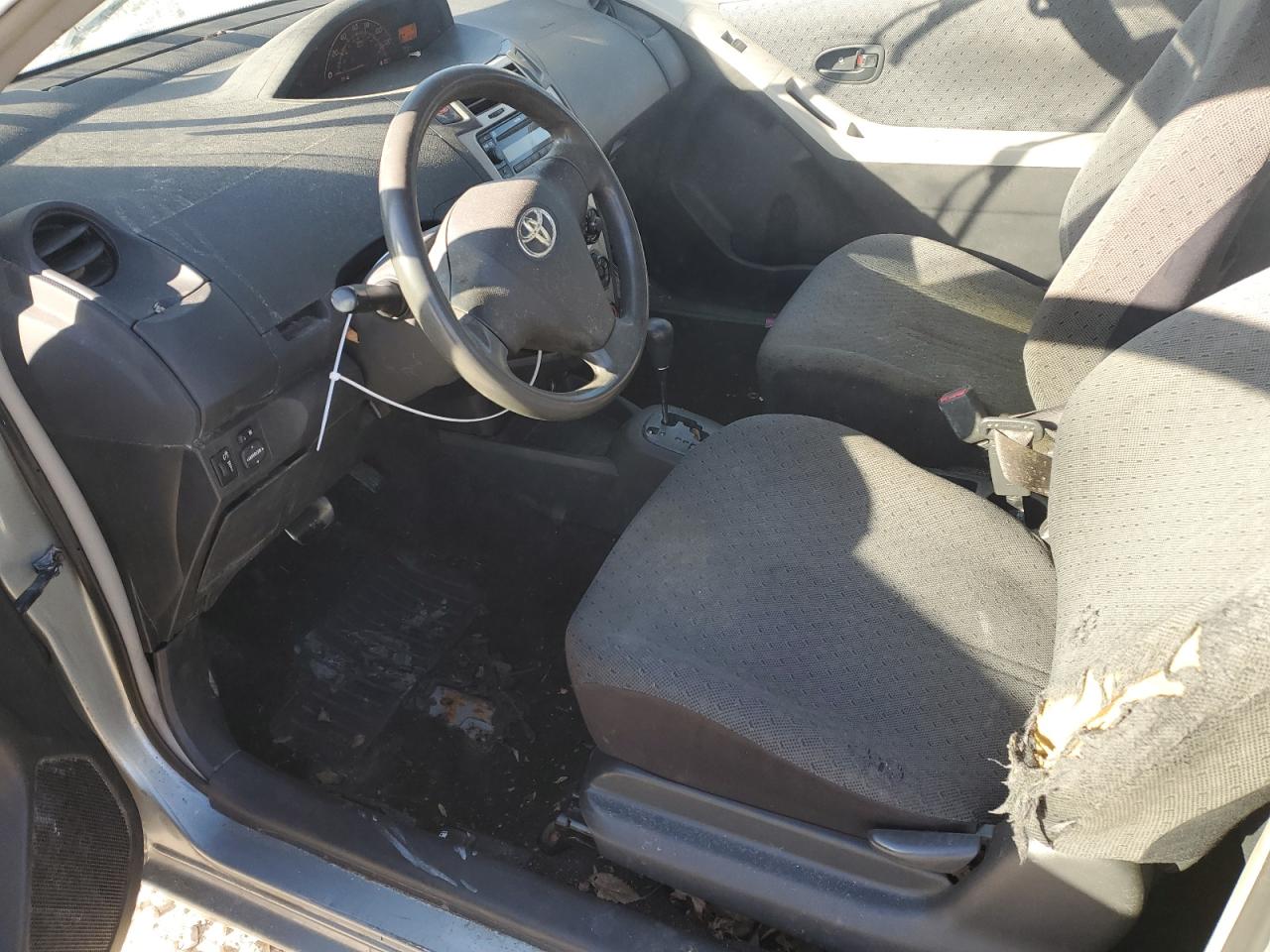 2010 Toyota Yaris - Image 7