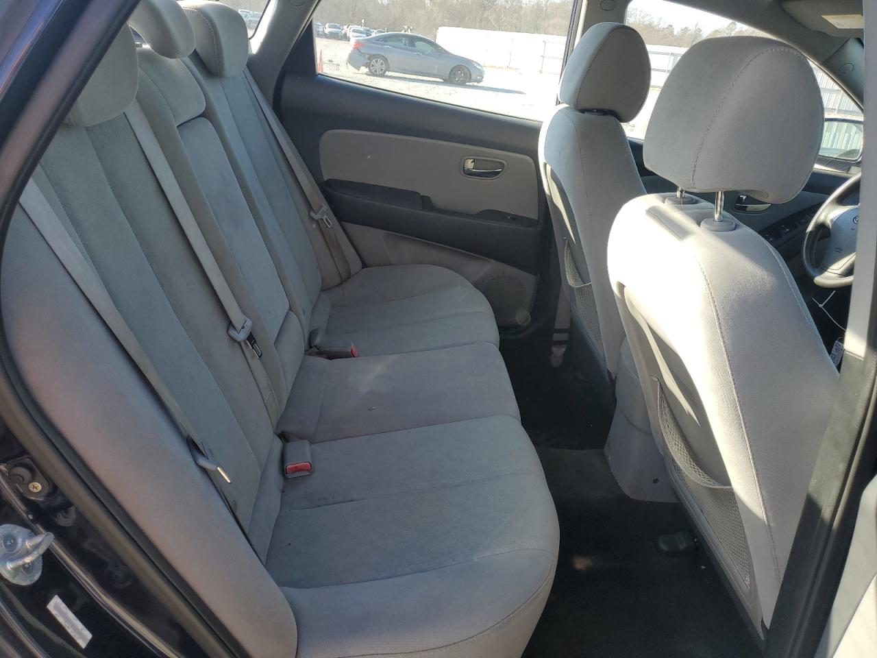 2010 Hyundai Elantra - Image 10