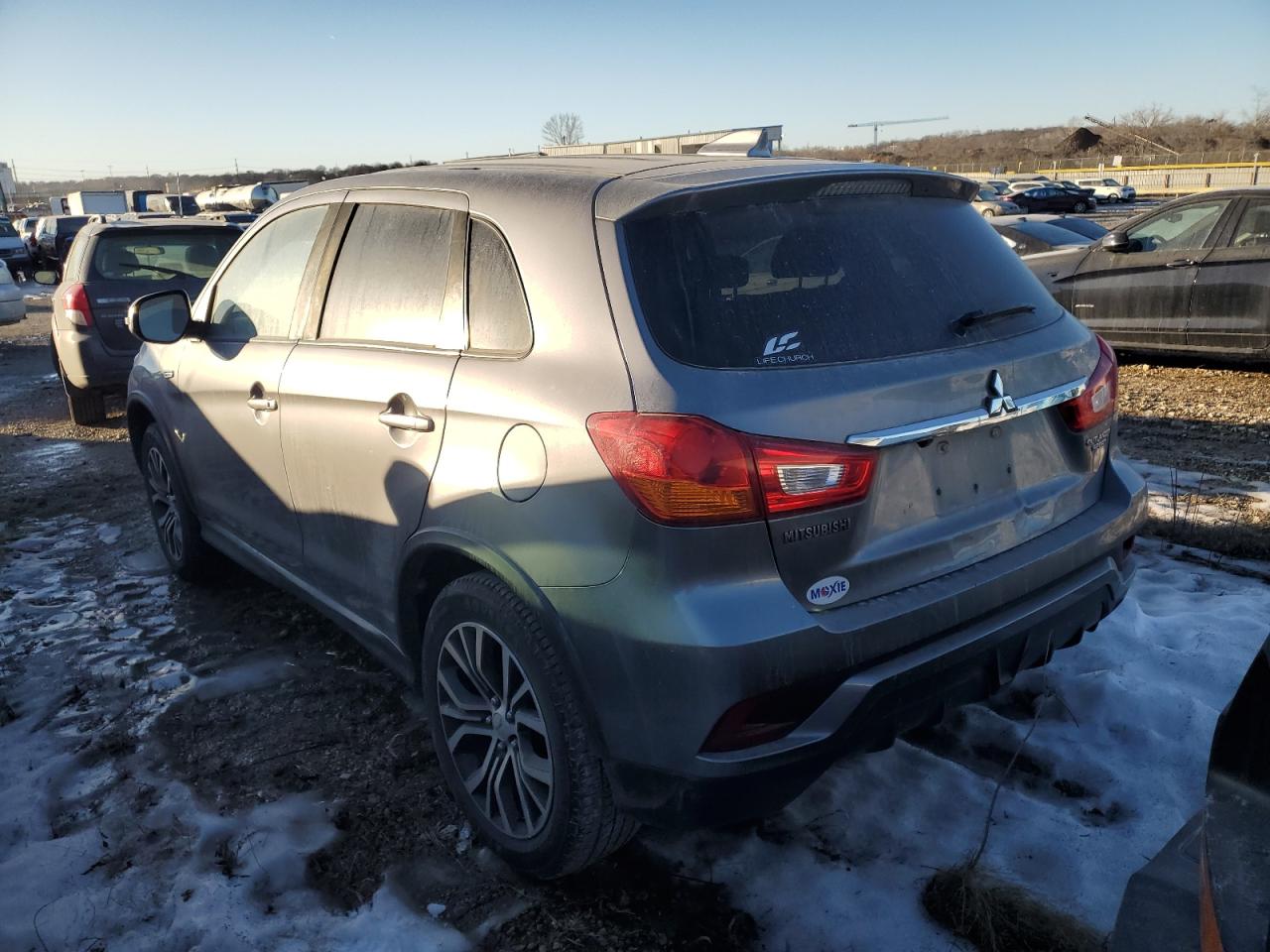 2019 Mitsubishi Outlander - Image 2