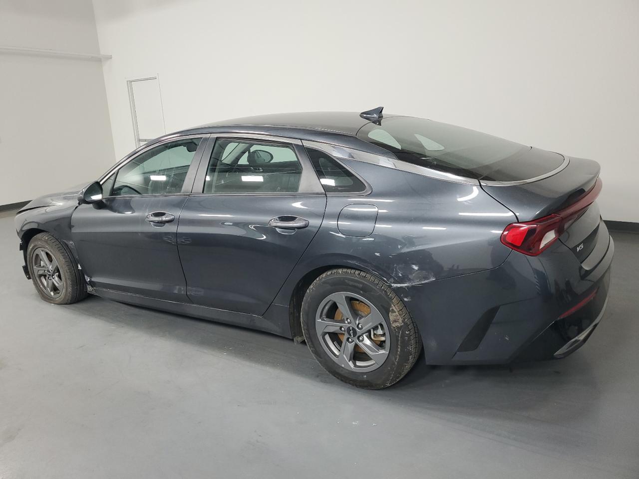 2023 Kia K5 - Image 2