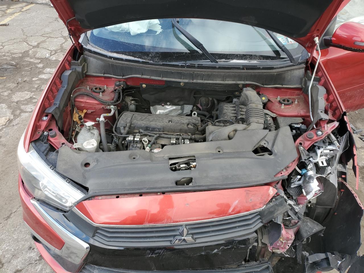2016 Mitsubishi Outlander - Image 13