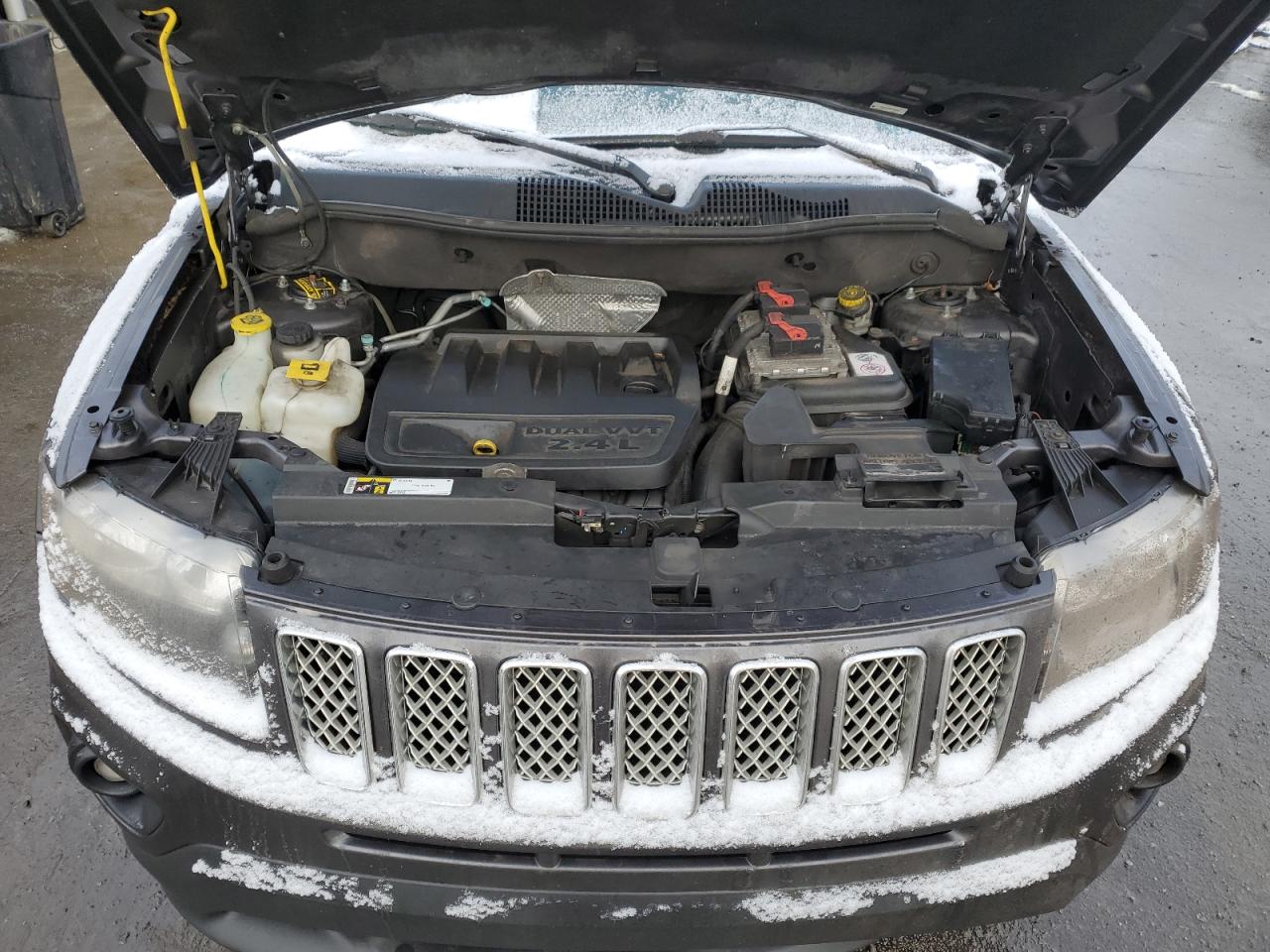 2015 Jeep Compass - Image 12