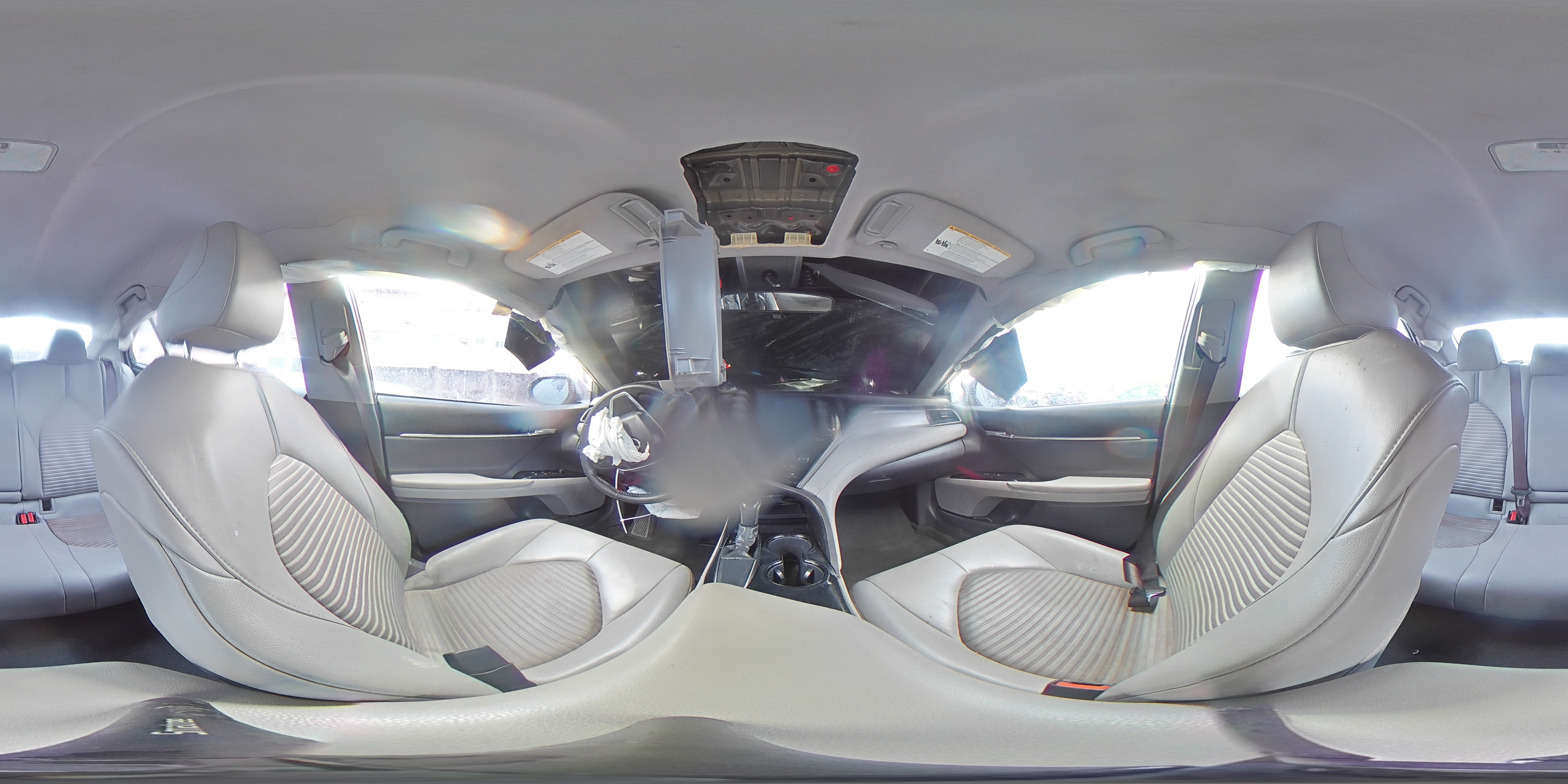 2020 Toyota Camry - Image 12