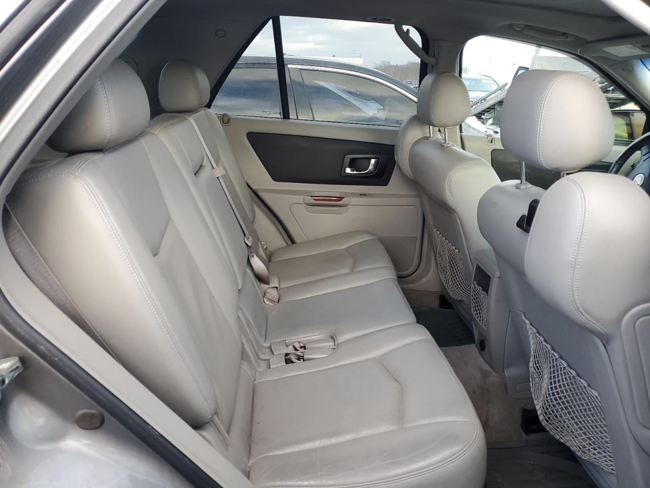 2006 Cadillac SRX - Image 11