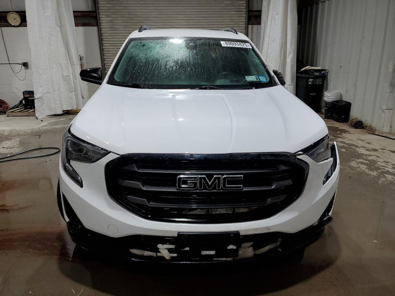 2020 GMC Terrain - Image 5