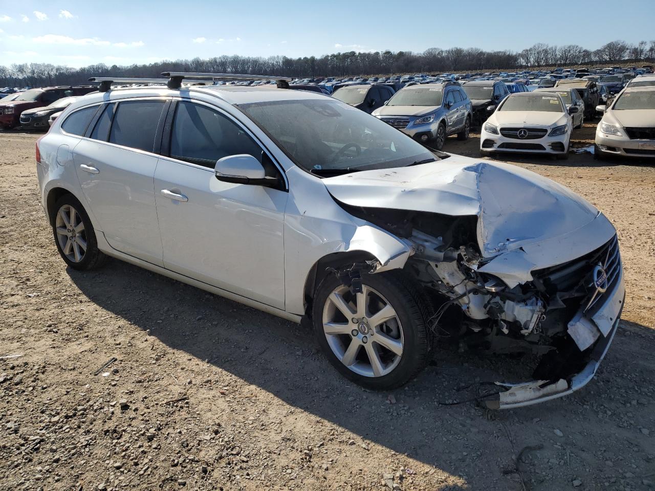2017 Volvo V60 - Image 4