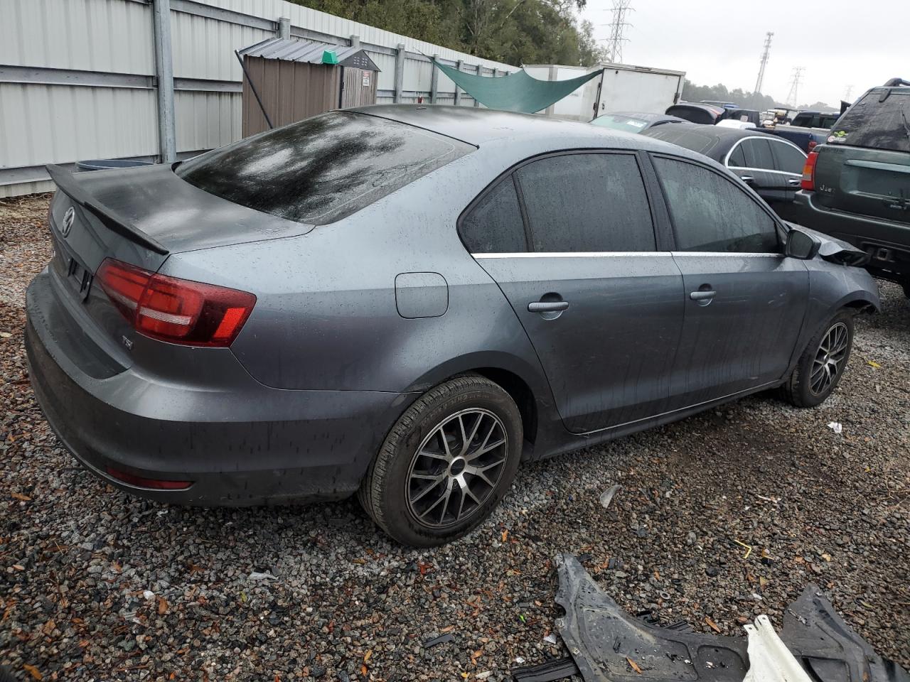 2017 Volkswagen Jetta - Image 3