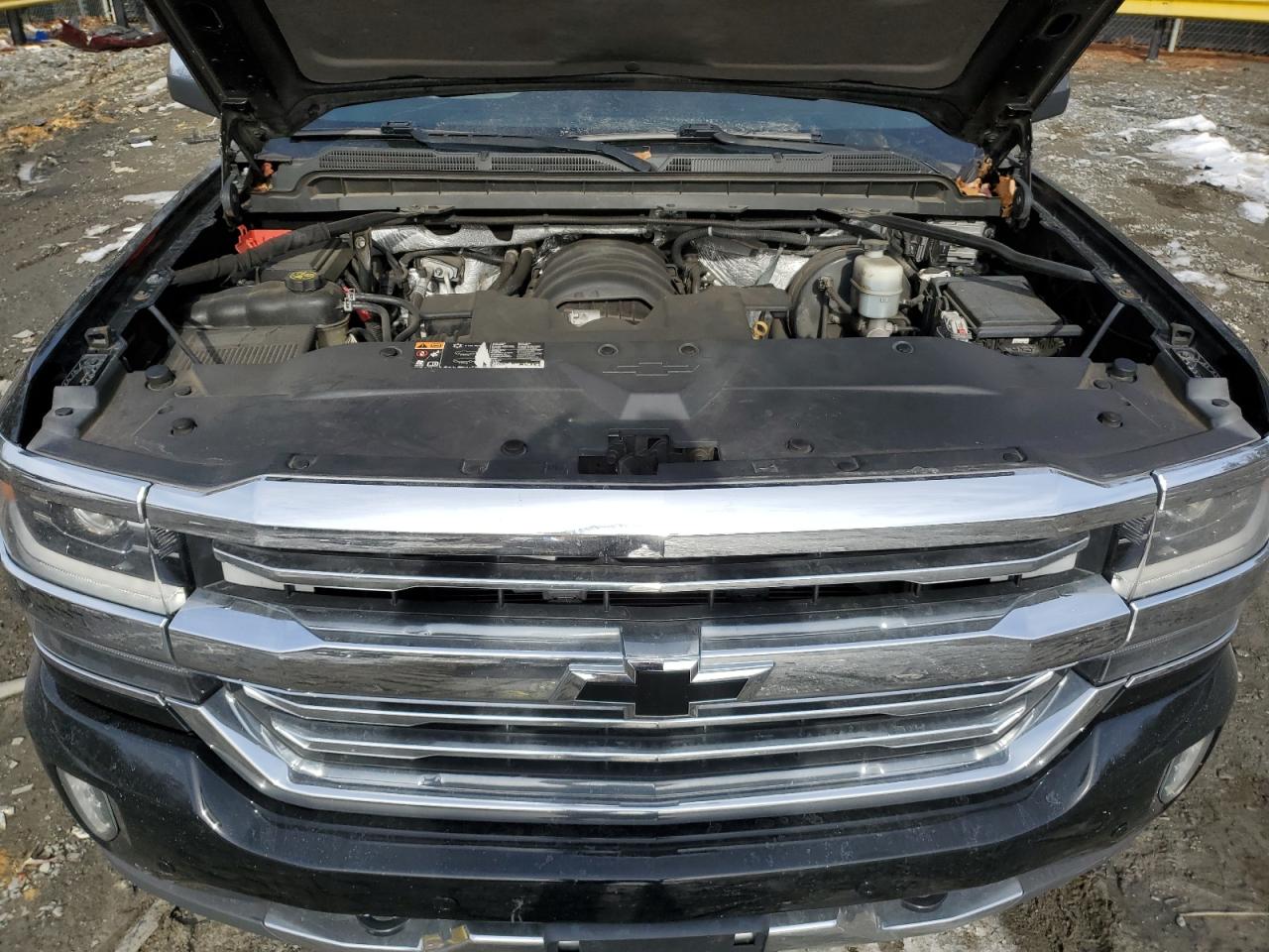2016 Chevrolet Silverado - Image 11