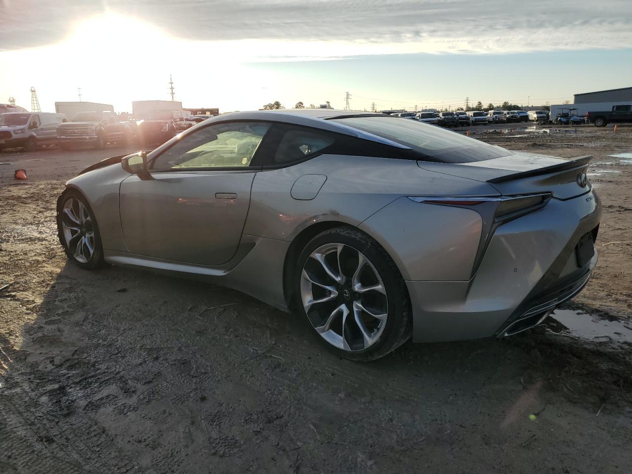 VIN JTHHP5AY3JA003520 2018 LEXUS LC500 no.2