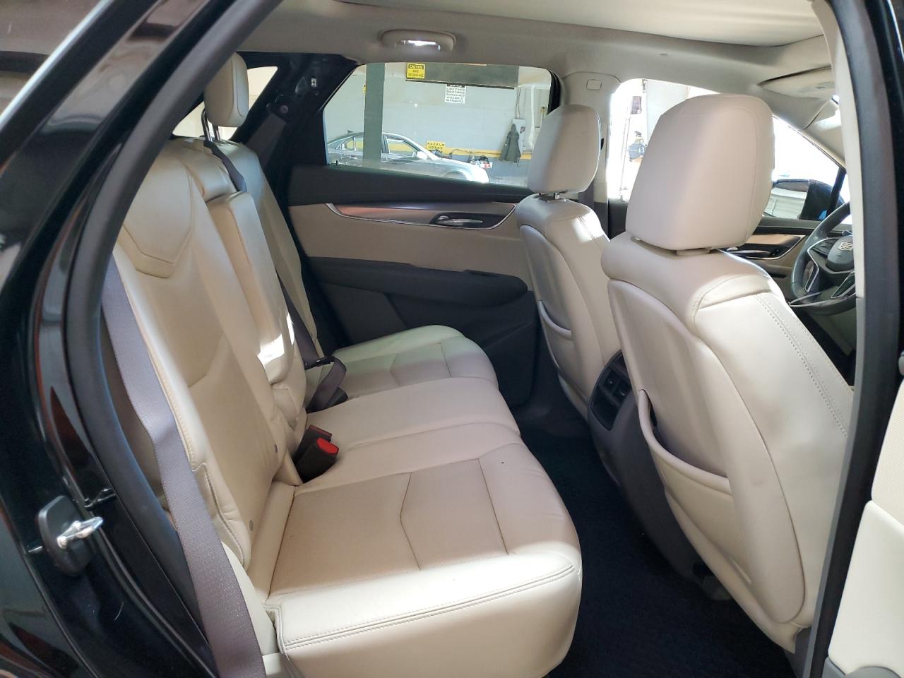 2017 Cadillac XT5 - Image 11