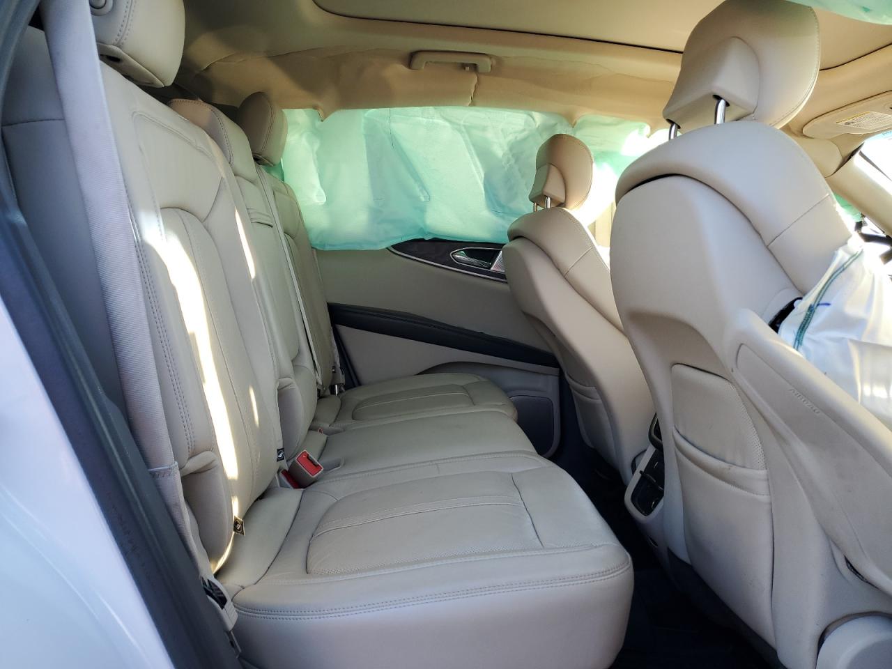 2017 Lincoln MKX - Image 11
