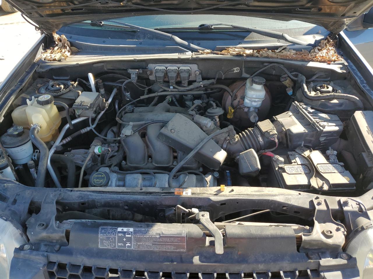 2005 Ford Escape - Image 12