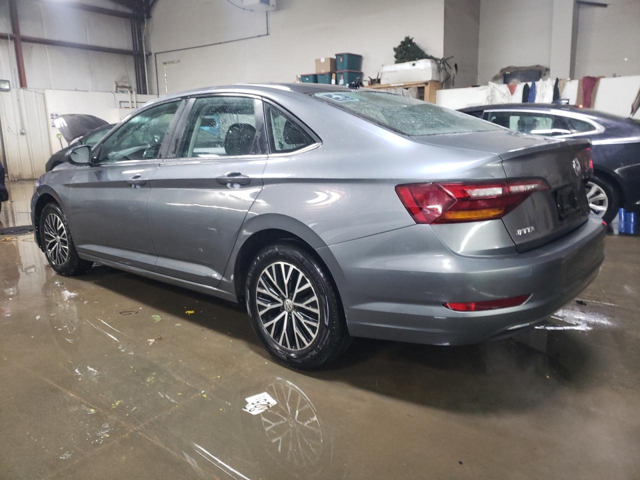 2019 Volkswagen Jetta - Image 2