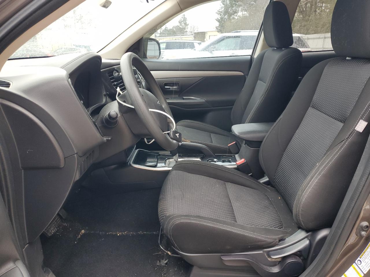 2018 Mitsubishi Outlander - Image 7