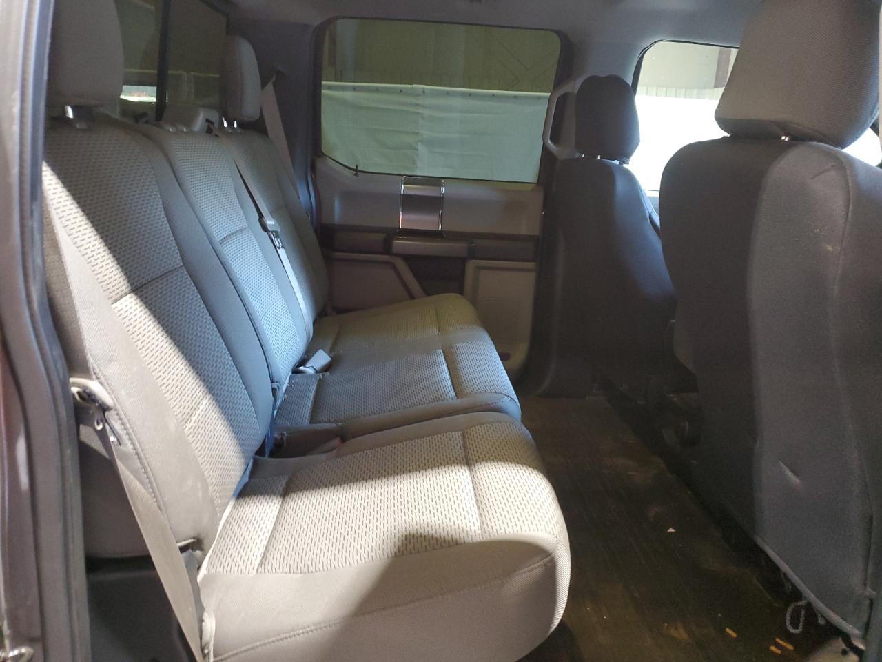 2015 Ford F-150 - Image 10