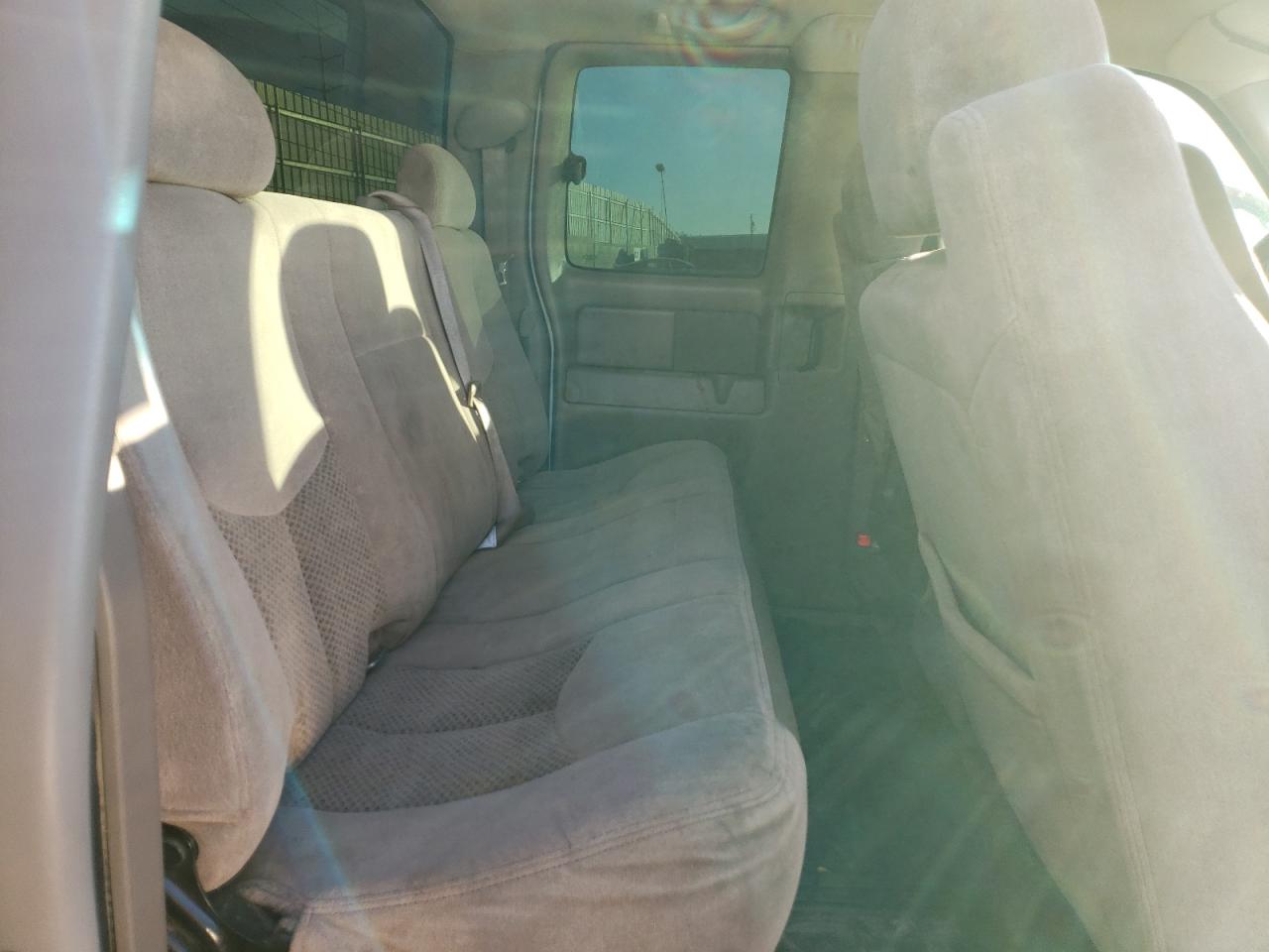 2006 Chevrolet Silverado - Image 10