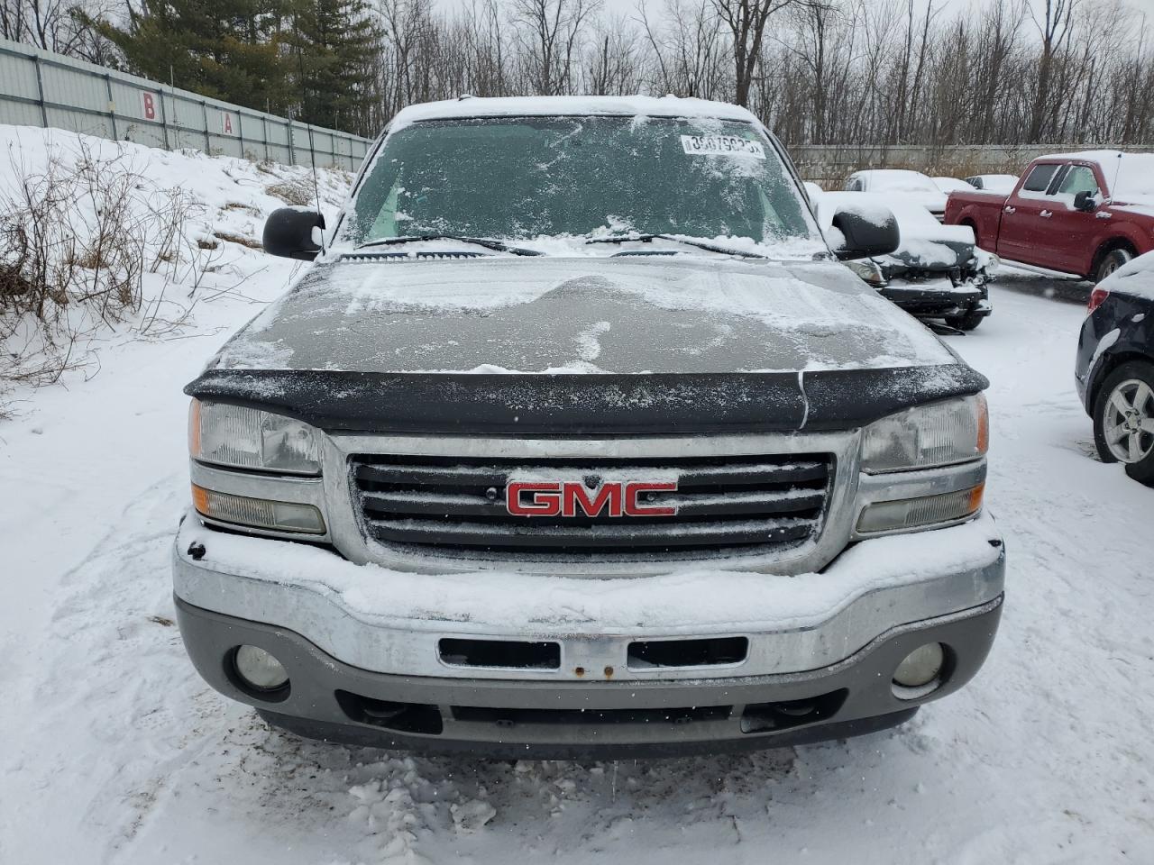 2005 GMC Sierra - Image 5