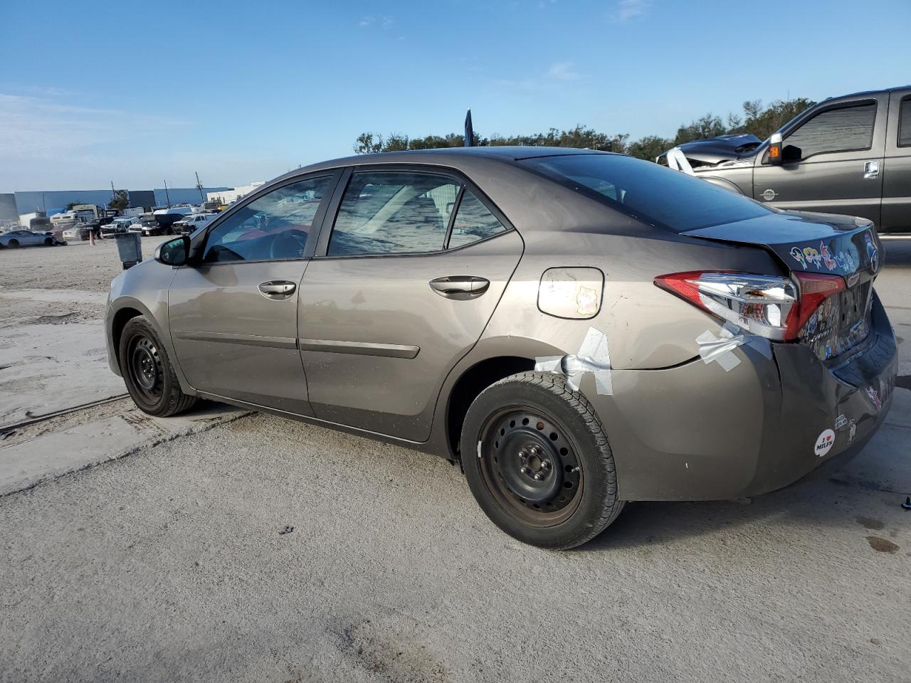 TOYOTA COROLLA 2017 VIN 2T1BURHE7HC820630 photo 2