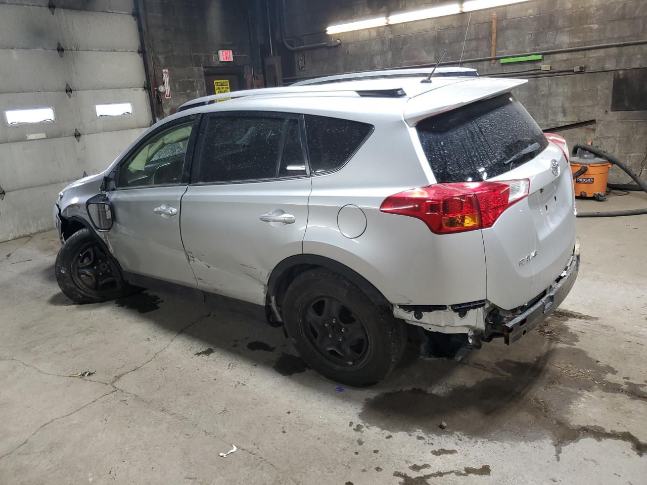 2015 Toyota RAV 4 - Image 2