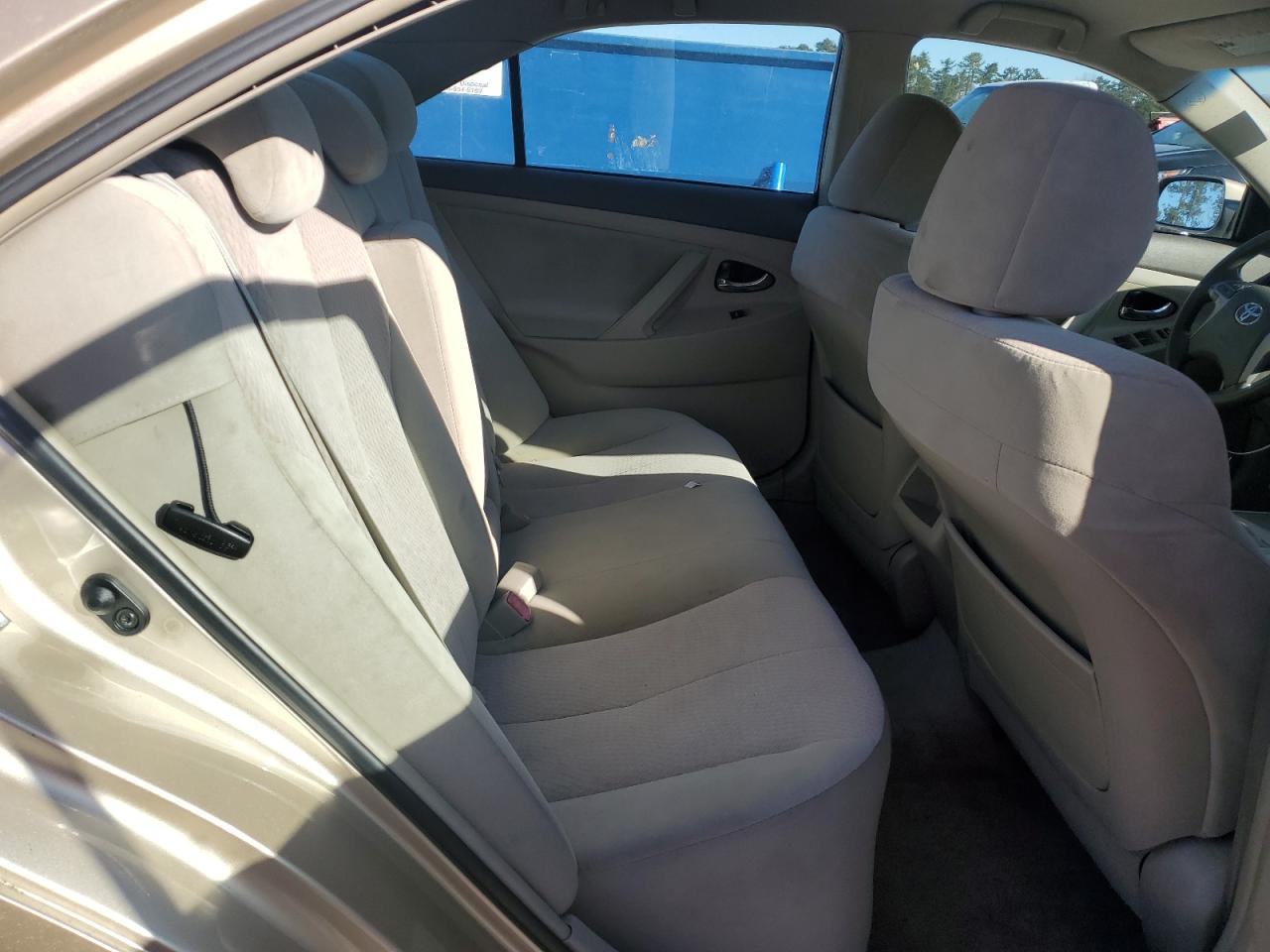 2010 Toyota Camry - Image 10