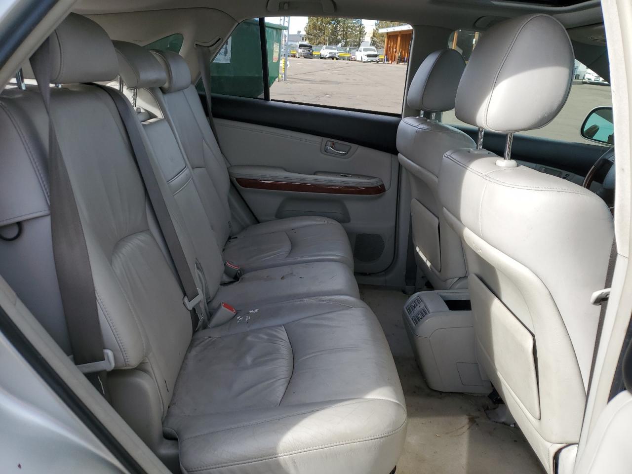 2004 Lexus RX - Image 12