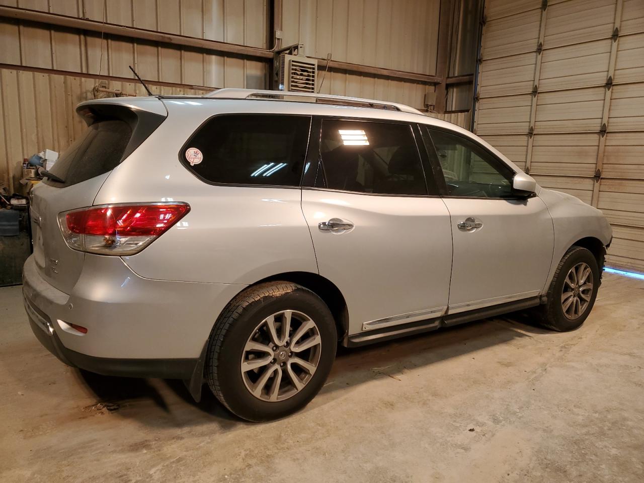 2016 Nissan Pathfinder - Image 3