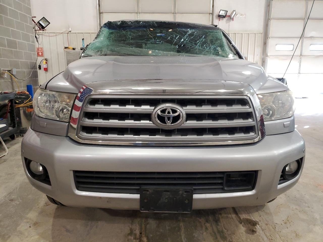 2010 Toyota Sequoia - Image 5