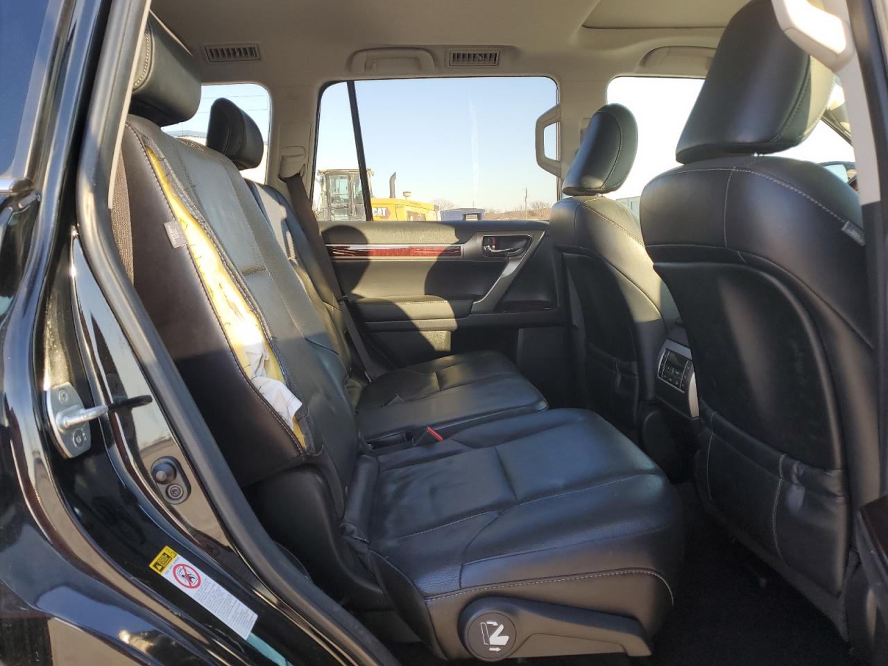 2017 Lexus GX - Image 11