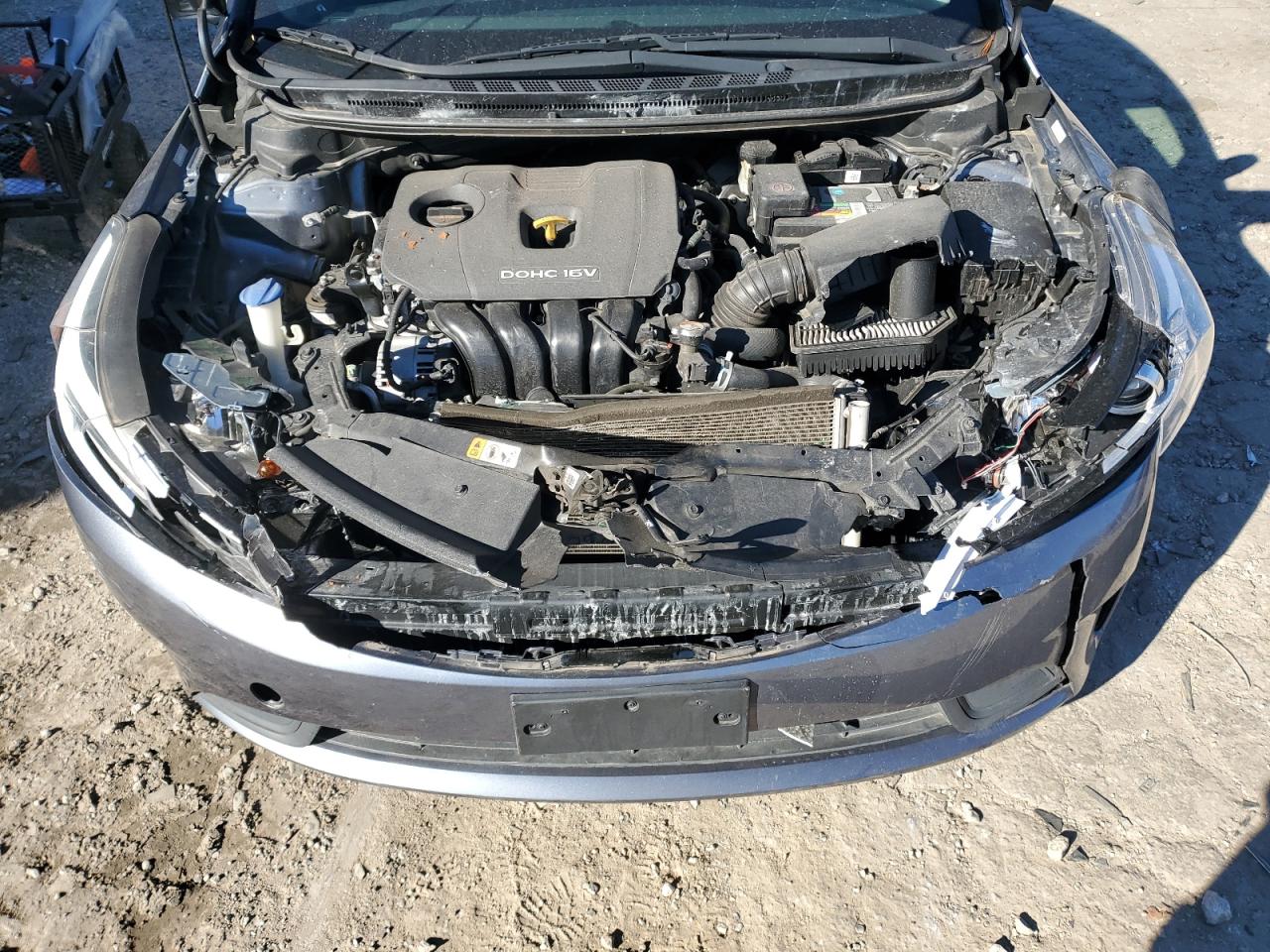 2017 Kia Forte - Image 11