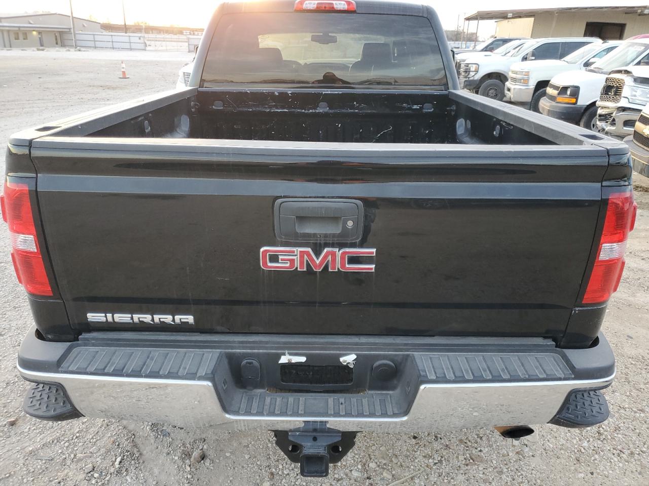 2018 GMC Sierra - Image 10