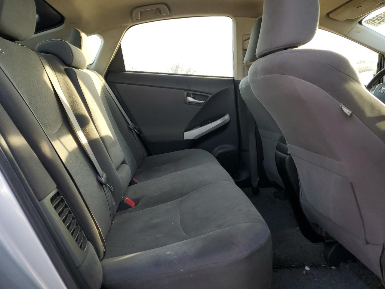 2012 Toyota Prius - Image 11