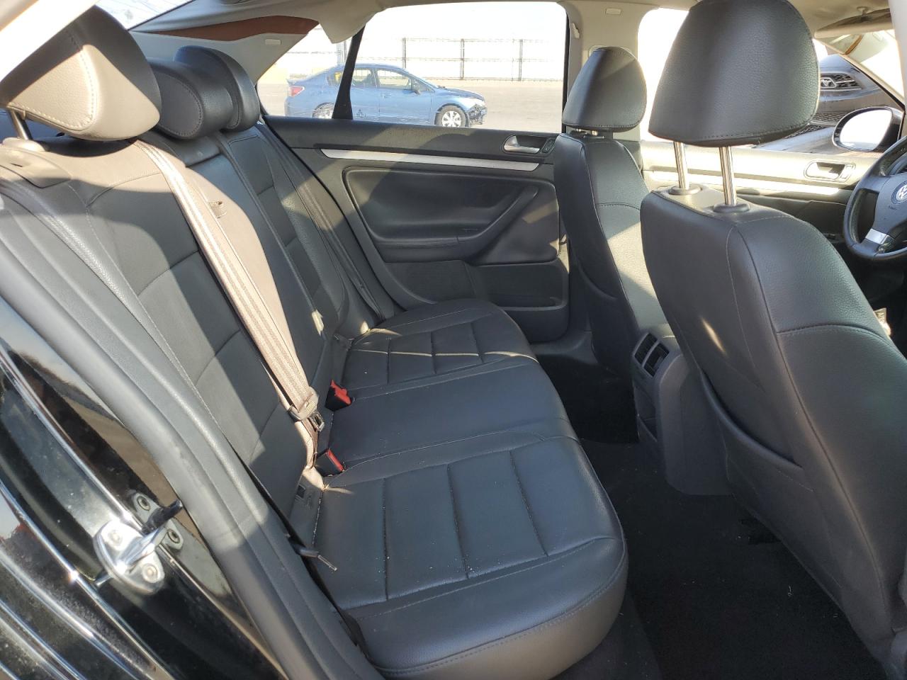 2008 Volkswagen Jetta - Image 10