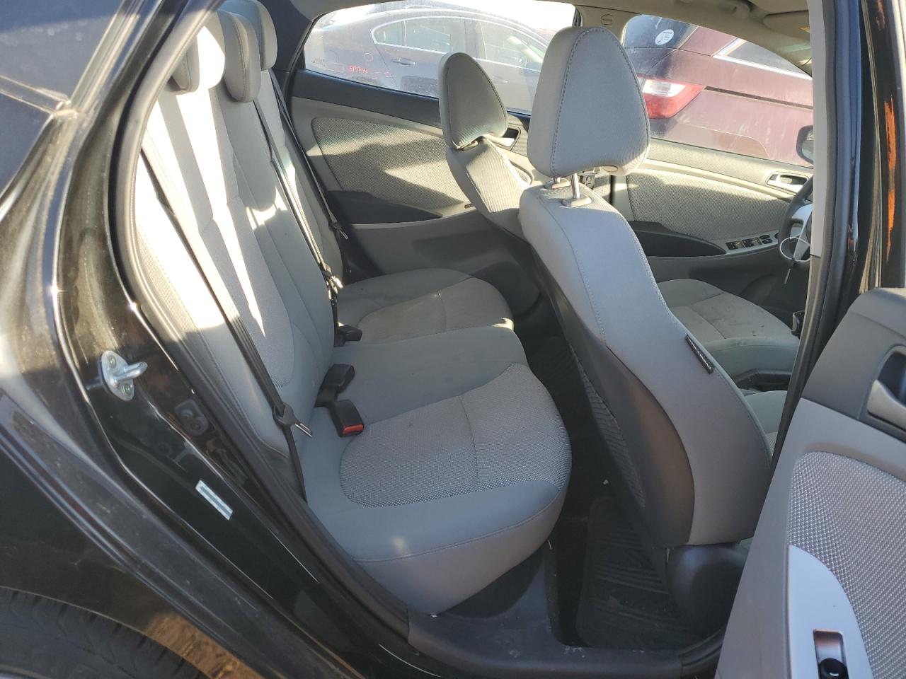 2014 Hyundai Accent - Image 10