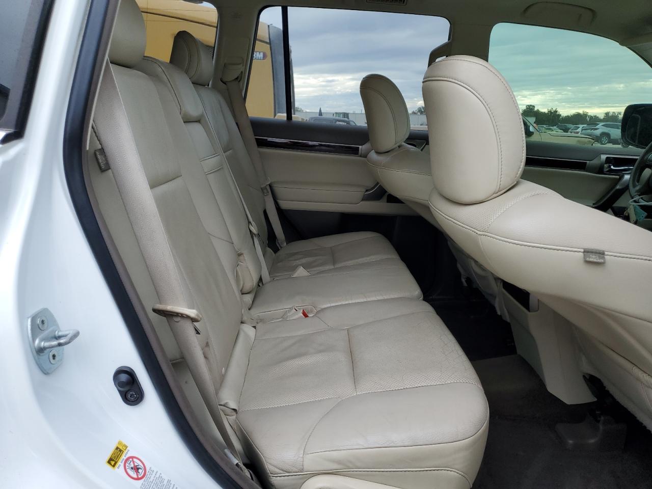 2016 Lexus GX - Image 11