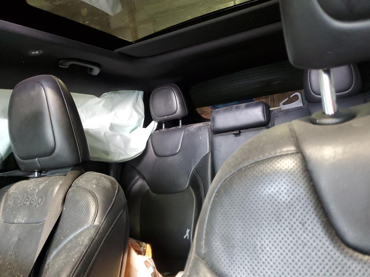 2019 Jeep Grand Cherokee - Image 10