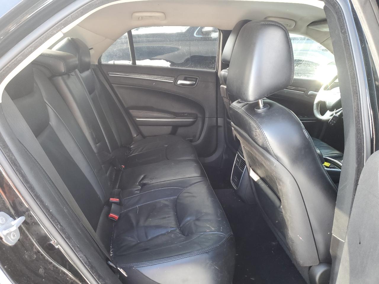 2015 Chrysler 300 Limited VIN: 2C3CCAAG4FH920650 Lot: 41760525