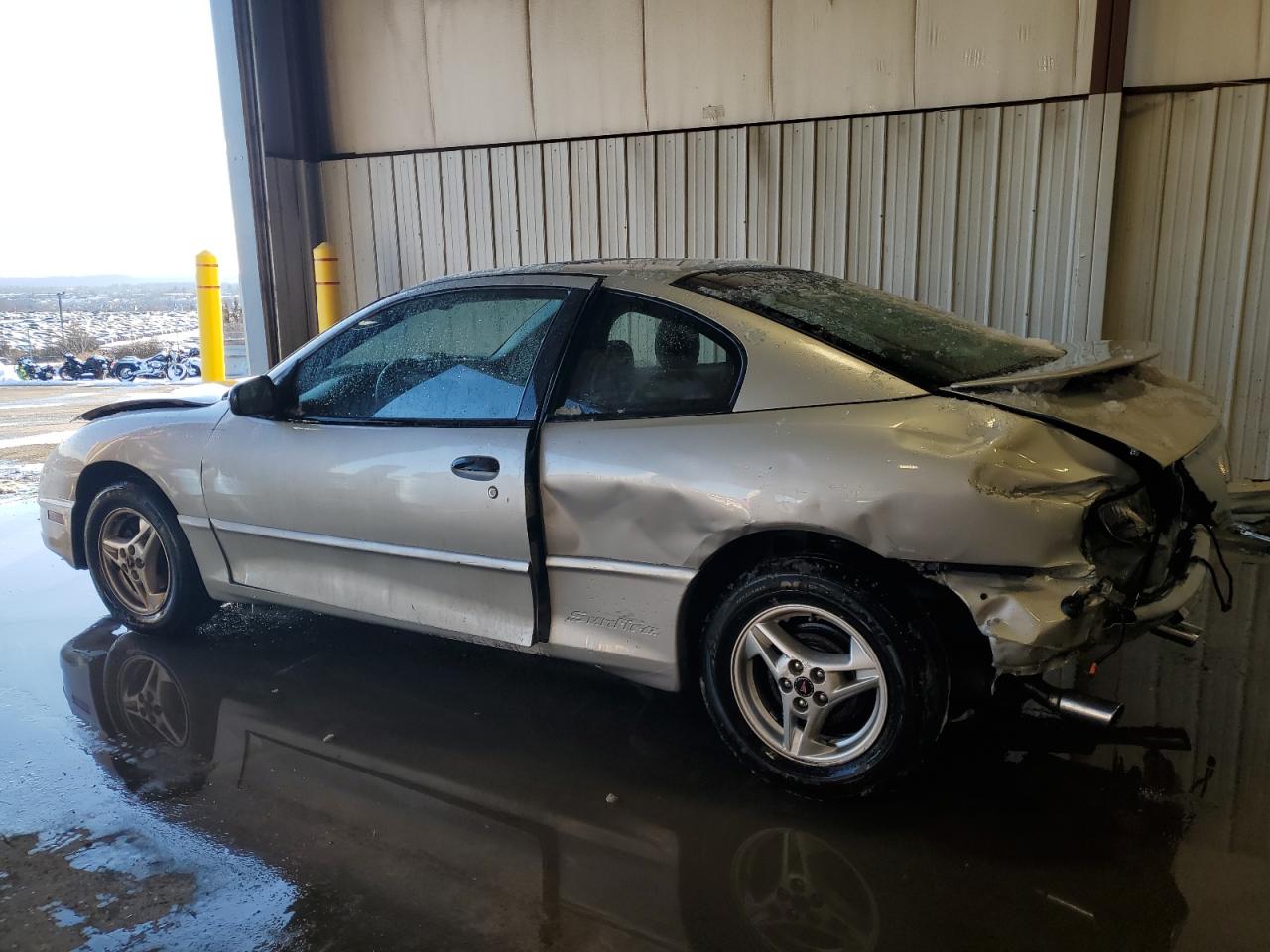 2003 Pontiac Sunfire - Image 2
