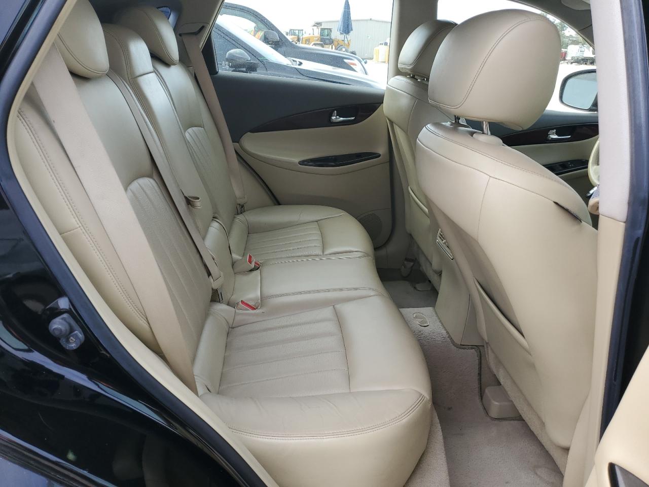2010 Infiniti EX - Image 11