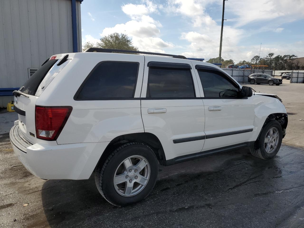 2007 Jeep Grand Cherokee - Image 3