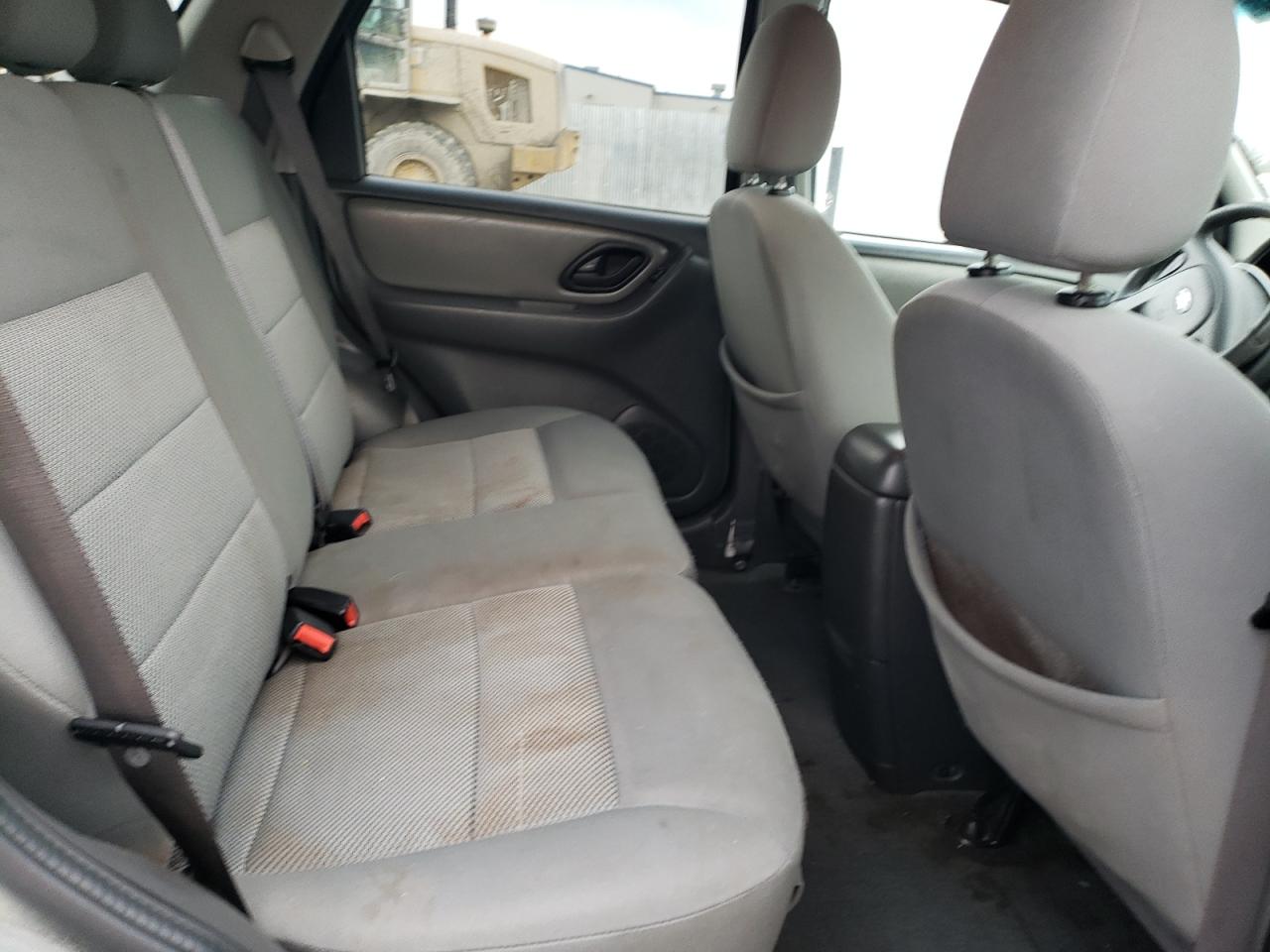 2006 Ford Escape - Image 11